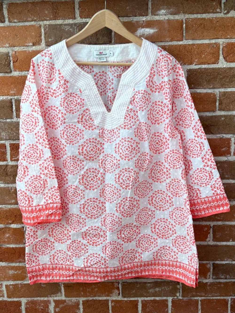Women’s Vineyard Vines Coral Medallion Swiss Dot Tunic - Size XL